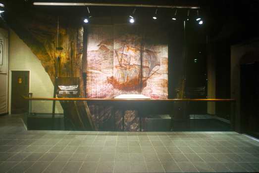 1983 Batik 300L X 600H_a